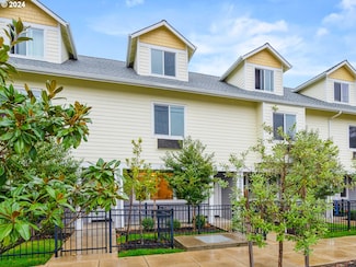 10829 E Burnside St, Portland, OR 97216
