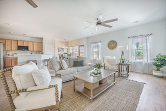 743 Redbud Ln, Summerville, SC 29486