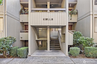 3518 109th Place NE Unit 104, Bellevue, WA 98004