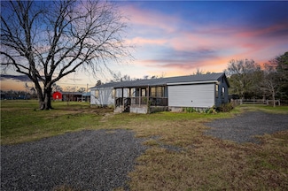 7039 Cotton St, Bedias, TX 77831