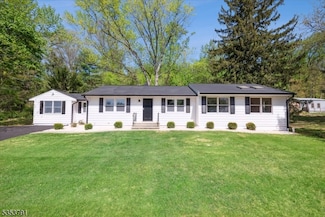 20 Little Philadelphia Rd, Washington, NJ 07882