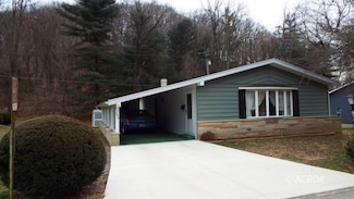 100 Saint Charles St, Nelsonville, OH 45764