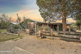 1911 Trails End Rd, Las Cruces, NM 88007