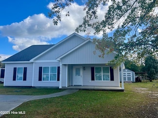 175 Joshua Dr, Chocowinity, NC 27817