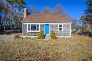 31 Thom Ave, Buzzards Bay, MA 02532