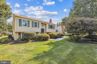 12632 Magna Carta Rd, Herndon, VA 20171