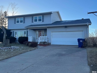 3122 Eclipse St, Clinton, IA 52732