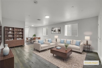 1665 E 84th St, Los Angeles, CA 90001