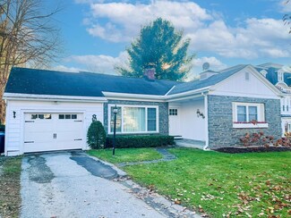 98 Bank St, Saint Albans, VT 05478