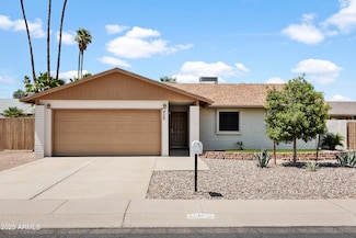 426 E Morrow Dr, Phoenix, AZ 85024
