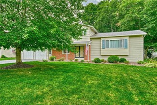 35 Witherspoon Ln, Rochester, NY 14625