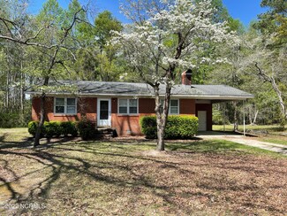 276 Camp Leach Rd, Washington, NC 27889