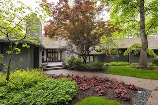 7711 Creekwood Ln, Cincinnati, OH 45237