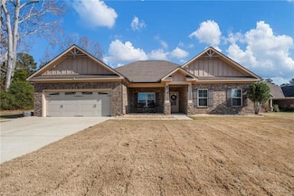 111 Summerbrook St, Smiths Station, AL 36877