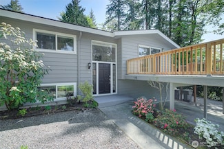 10914 102nd Ave NE, Kirkland, WA 98033