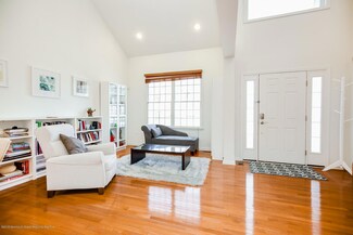 60 Teagan Ct Unit 60, Atlantic Highlands, NJ 07716