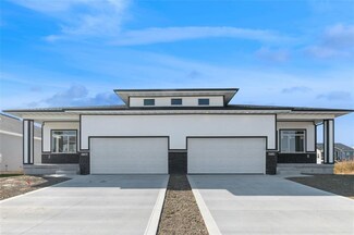4758 172nd St, Urbandale, IA 50323