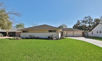 9619 Winsome Ln, Houston, TX 77063