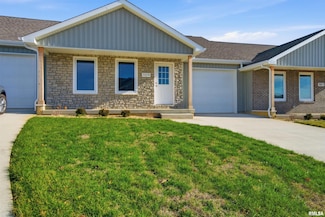 1109 Lawson St, Washington, IL 61571