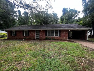 909 Chickasaw Rd, Oxford, MS 38655