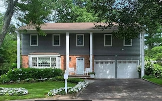5 Samuel Ct, Syosset, NY 11791