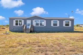 176 County Road 4631, Hondo, TX 78861