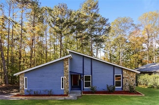 135 Beethoven Ct, Riverdale, GA 30296