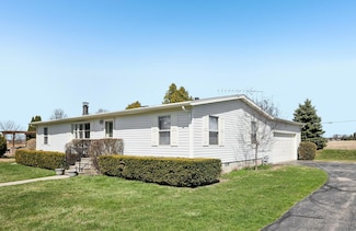 114 Eastown Manor, Elkhorn, WI 53121