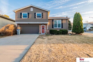7015 Highland Blvd, Omaha, NE 68138