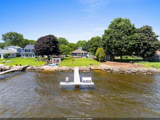 90 Lake St, Oshkosh, WI 54901