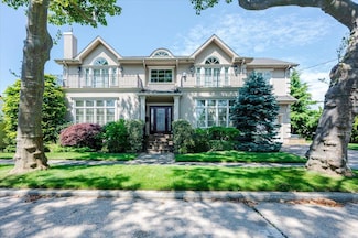 83 Ithaca Ave, Atlantic Beach, NY 11509