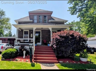 23700 Allor St, Saint Clair Shores, MI 48082