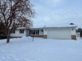 280 4th Ave SE, Plainview, MN 55964