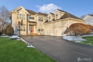 7 Birch Dr, Plainsboro, NJ 08536