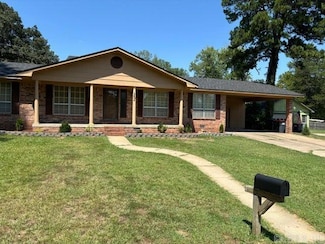 2404 W 3rd St, Russellville, AR 72801