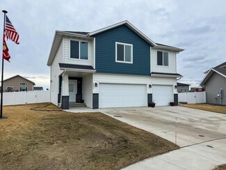 5331 8th St W, West Fargo, ND 58078