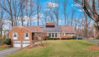 2865 Monticello Dr, Winston Salem, NC 27106