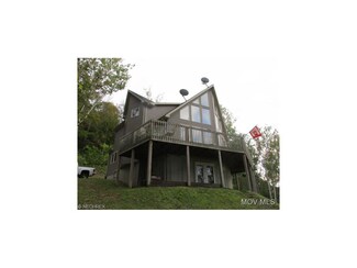 48 Summit Point Dr, Saint Marys, WV 26170