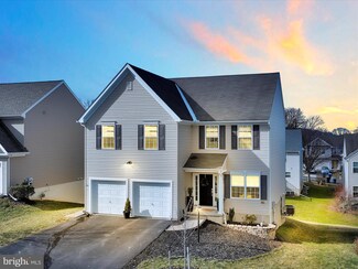 710 Bridle Wreath Ln, Lancaster, PA 17601