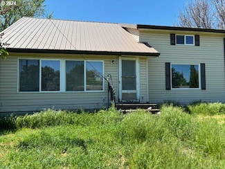 130 Morrison St, Adams, OR 97810