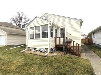 124 14th St, Silvis, IL 61282