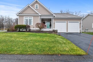 2 Crestview Dr, Westport, MA 02790
