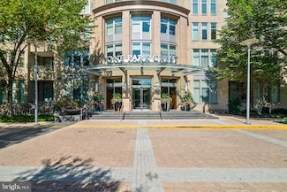 8220 Crestwood Heights Dr Unit 1217, McLean, VA 22102