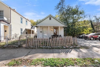 7514 Minnesota Ave, Saint Louis, MO 63111