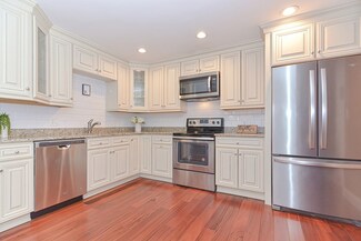 36 Pleasant Dr Unit 37, Stoughton, MA 02072