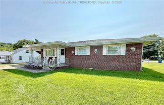 365 Orchard Ave, Hamlin, WV 25523