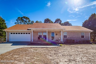 145 Turtle Ct, Newport, NC 28570