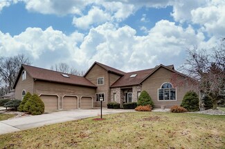 1706 S Saint Andrews Rd E, Winona Lake, IN 46590