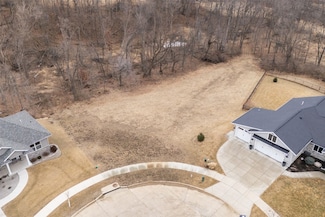 1911 Pippin Hill Dr NW, Cedar Rapids, IA 52405