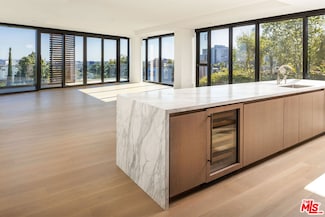 8420 Sunset Blvd Unit 408, West Hollywood, CA 90069